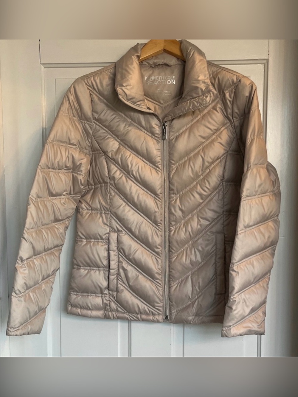 Kenneth Cole Women's Beige Lightweight Puffer Coat Size Medium
